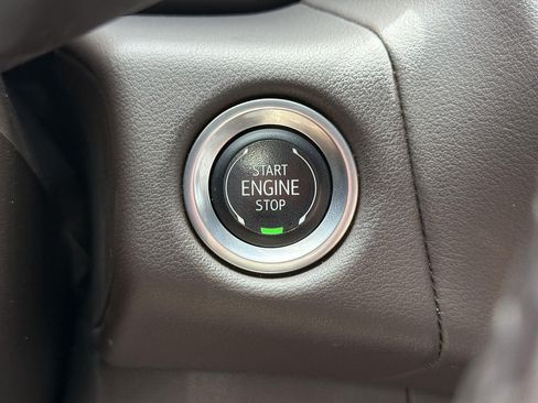 Used 2024 Chevrolet Tahoe LT AWD/4WD image 16