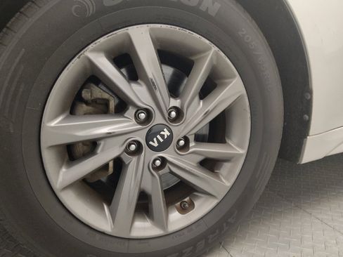 Used 2020 Kia Optima LX image 31