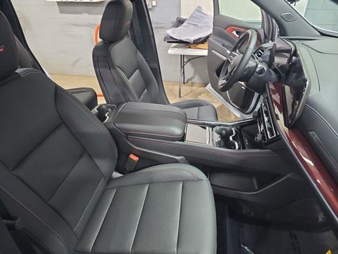 New 2026 Chevrolet Traverse Z71 w/ Enhanced Driving Package image 11