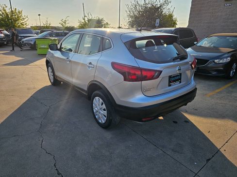 Used 2019 Nissan Rogue Sport S FWD image 7