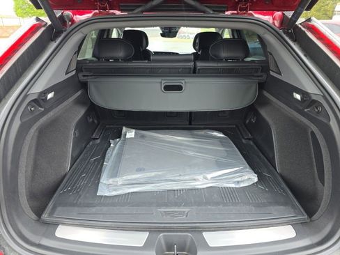 Certified 2025 Cadillac Optiq Sport 2 w/ LPO, Floor Liner Package AWD/4WD image 22