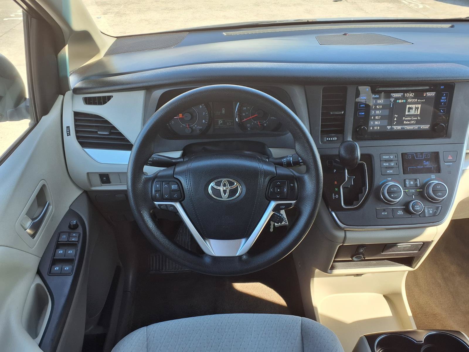 Used 2016 Toyota Sienna LE FWD image 12