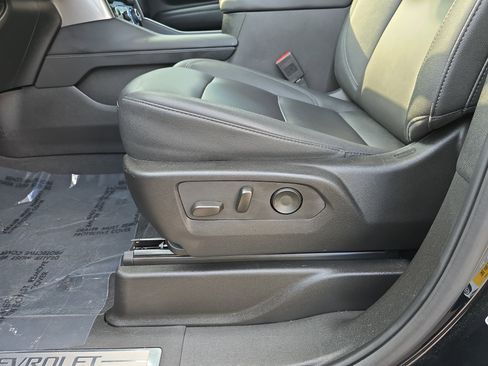 Used 2024 Chevrolet Tahoe Z71 w/ Luxury Package image 31