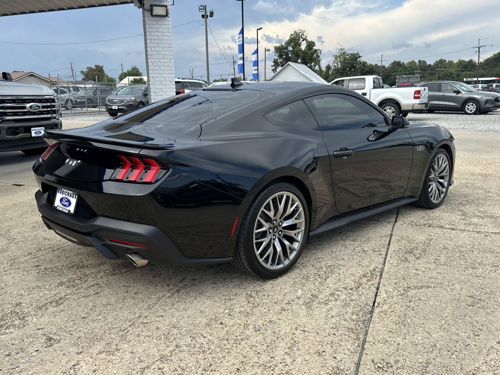 Used 2025 Ford Mustang GT Premium RWD image 7