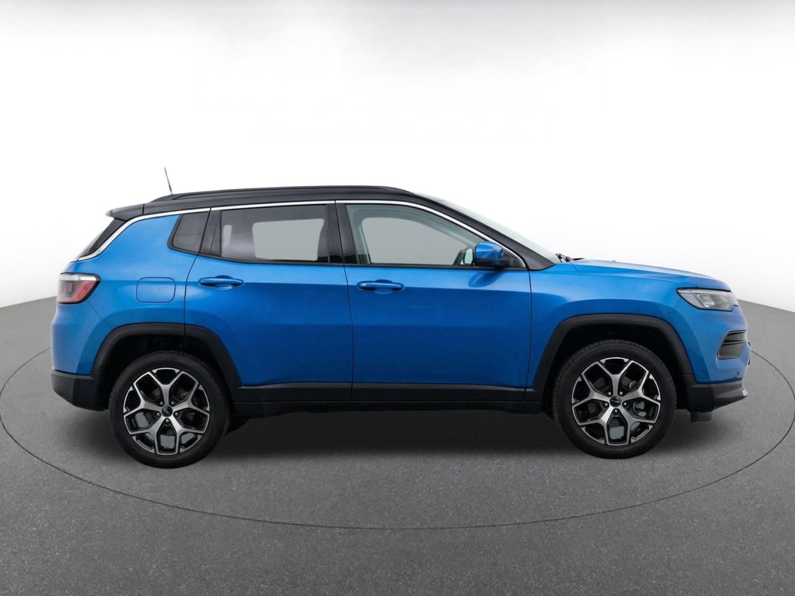 Used 2025 Jeep Compass Limited AWD/4WD image 9
