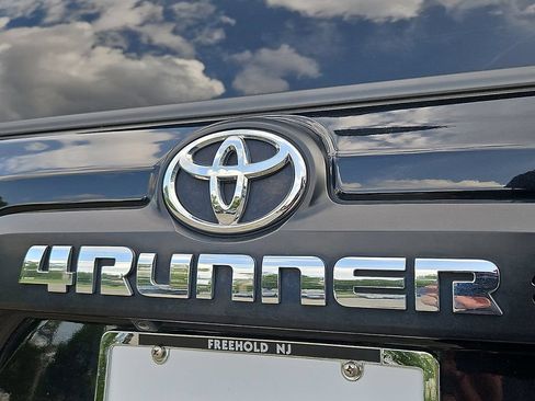 Used 2020 Toyota 4Runner TRD Off-Road Premium w/ Moonroof Package AWD/4WD image 33