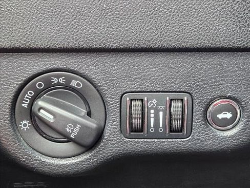 Used 2014 Dodge Charger R/T RWD image 11