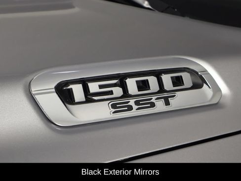 Used 2025 RAM 1500 Big Horn AWD/4WD image 36