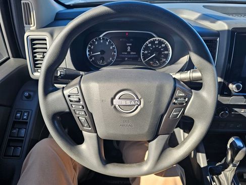 Used 2022 Nissan Frontier SV image 16