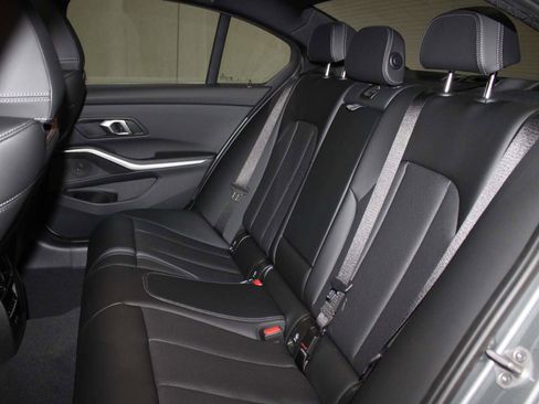 Used 2025 BMW 330i 330i w/ Premium Package image 18