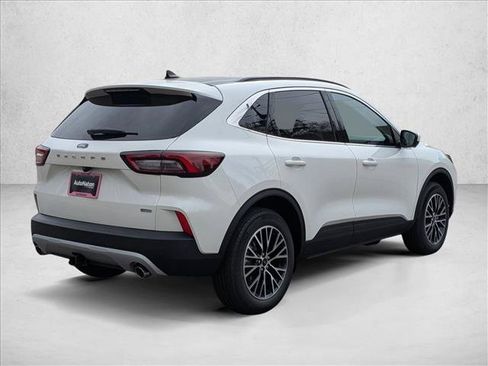 New 2026 Ford Escape SE w/ PHEV Premium Package FWD image 2