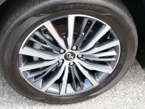Used 2025 INFINITI QX60 Sensory w/ Vision Package AWD/4WD image 14