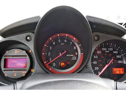 Used 2017 Nissan 370Z NISMO image 7