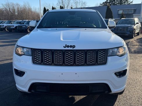 Used 2018 Jeep Grand Cherokee Altitude image 11