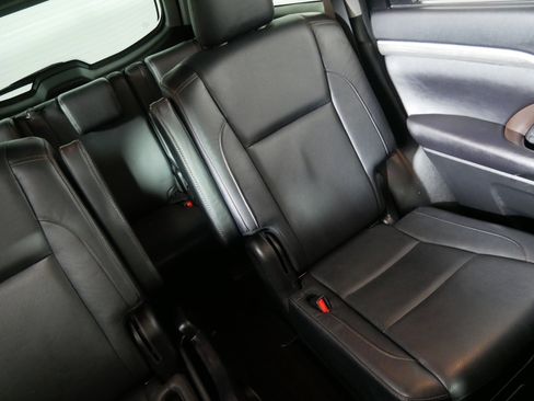 Used 2017 Toyota Highlander Limited image 14