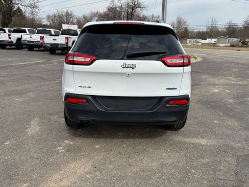 Used 2017 Jeep Cherokee Latitude w/ True North Edition image 4