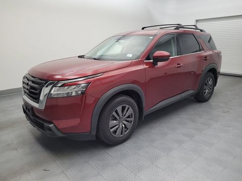 Used 2022 Nissan Pathfinder SV AWD/4WD image 2