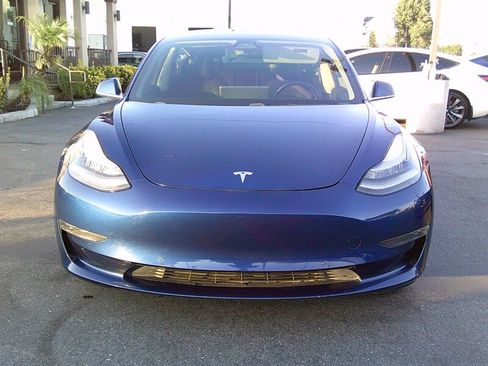 Used 2018 Tesla Model 3 Long Range RWD image 11