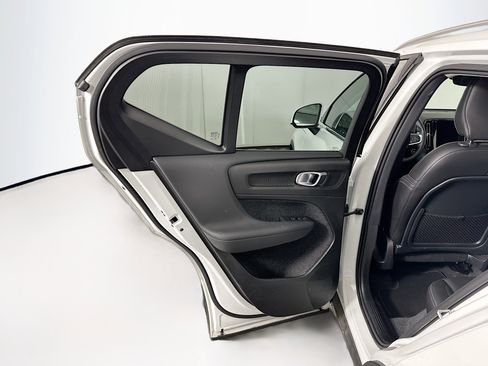 Used 2025 Volvo XC40 B5 Plus AWD/4WD image 26
