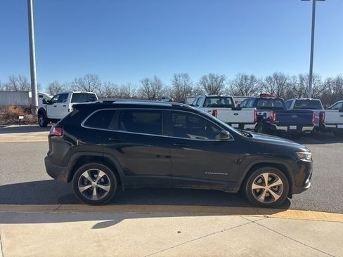 Used 2019 Jeep Cherokee Limited image 6