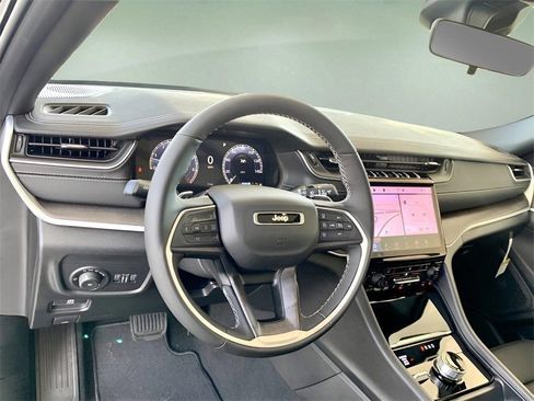 New 2025 Jeep Grand Cherokee Limited w/ Trailer Tow Package image 16