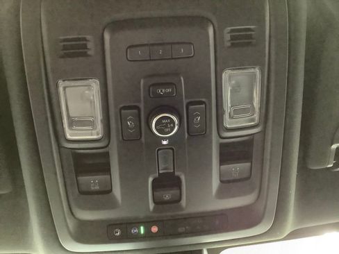 Used 2021 GMC Yukon Denali w/ Denali Premium Package AWD/4WD image 23