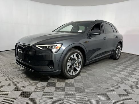 Used 2023 Audi e-tron Premium w/ Convenience Plus Package image 3