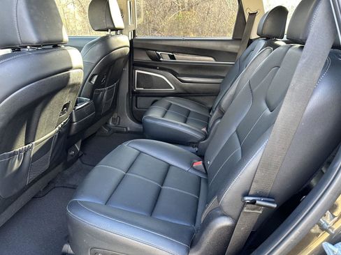 Used 2022 Kia Telluride EX w/ EX Premium Package image 20