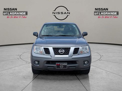 Used 2020 Nissan Frontier SV AWD/4WD image 2