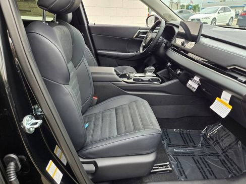 New 2025 Mitsubishi Outlander SE image 4