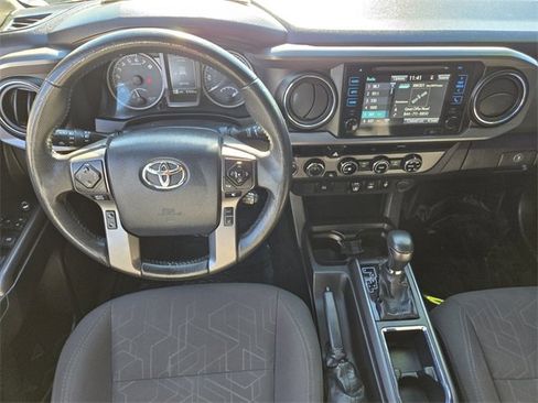 Certified 2018 Toyota Tacoma 4x4 Double Cab image 13