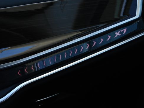 Certified 2025 BMW X7 xDrive40i w/ Premium Package image 26