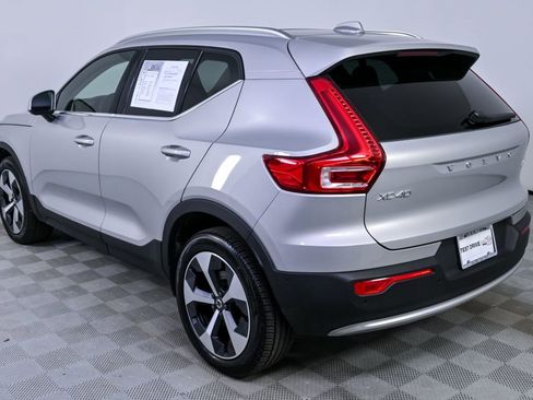 Certified 2025 Volvo XC40 B5 Plus image 4