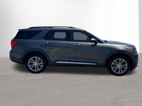 Used 2020 Ford Explorer XLT w/ Equipment Group 202A AWD/4WD image 5