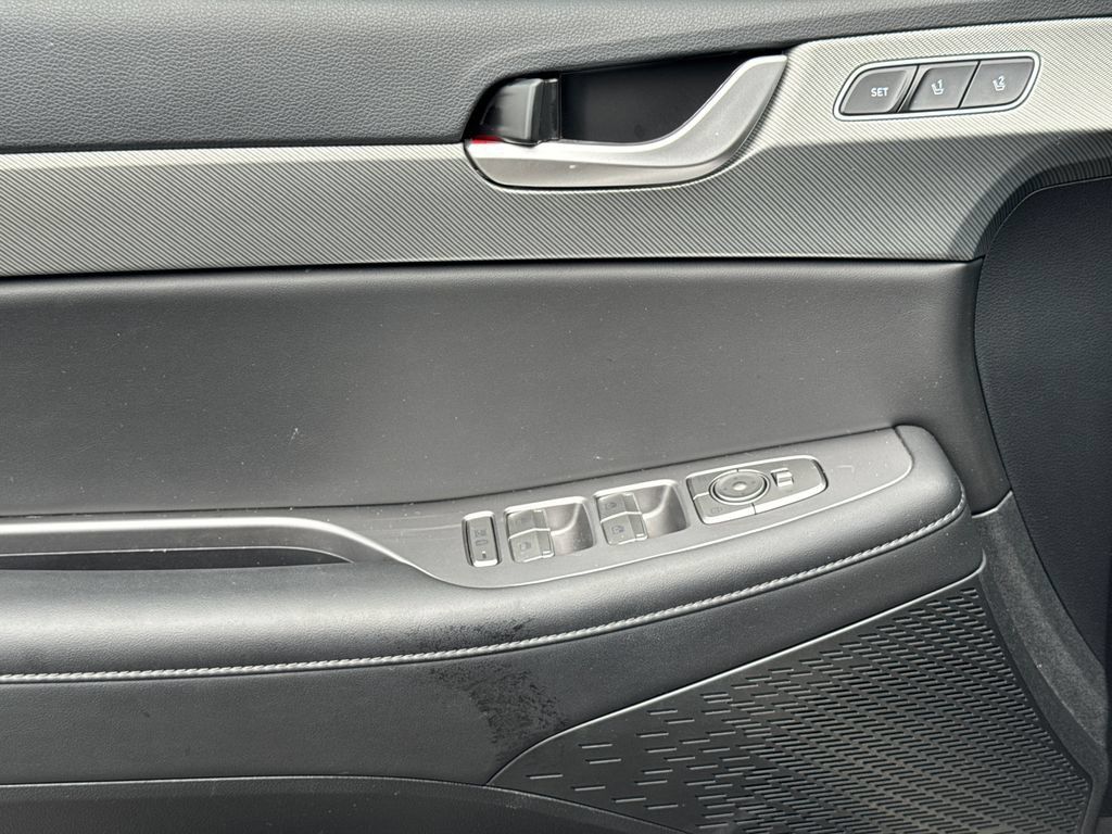 Used 2025 Hyundai Palisade SEL FWD image 12
