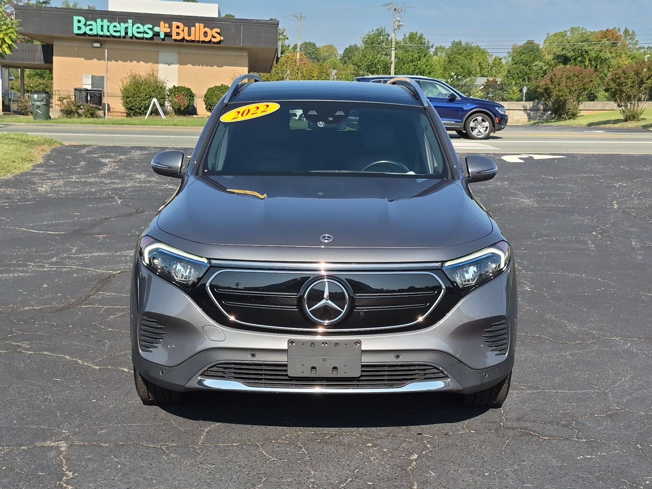 Used 2022 Mercedes-Benz EQB 350 4MATIC image 8
