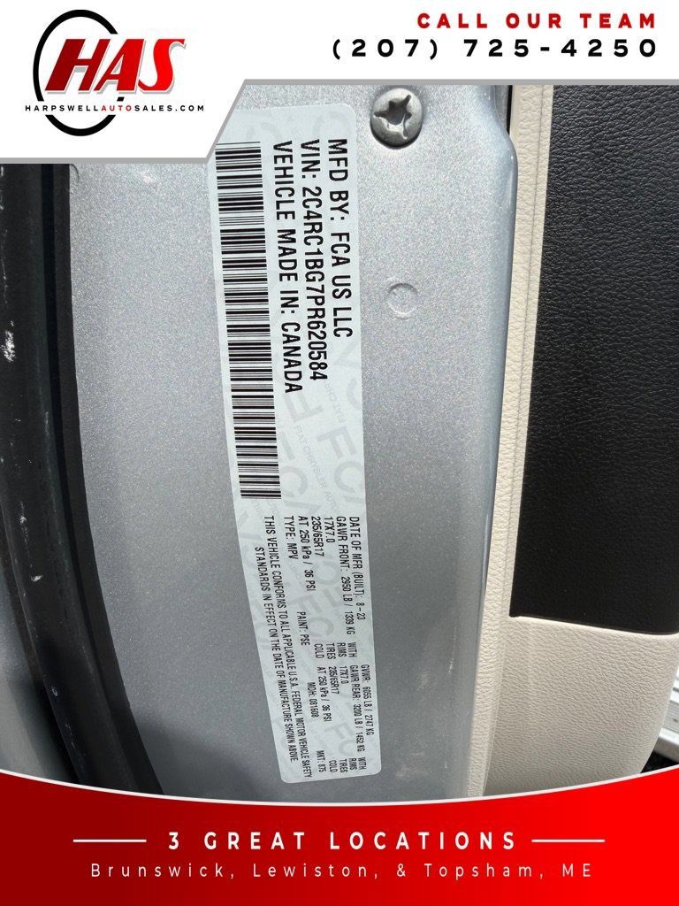 Used 2023 Chrysler Pacifica Touring-L FWD image 19