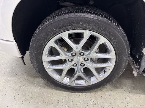 Used 2024 Chevrolet Silverado 1500 High Country w/ High Country Premium Package image 9