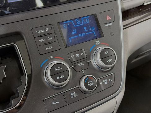 Used 2015 Toyota Sienna XLE image 16