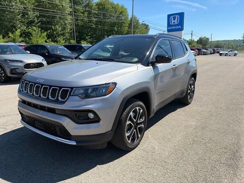 Used 2023 Jeep Compass Limited w/ Sun and Sound Group AWD/4WD image 2
