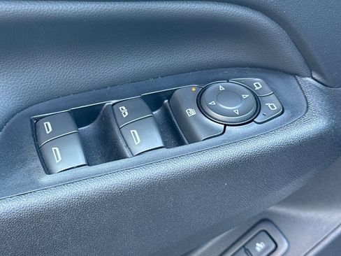 Used 2019 Chevrolet Equinox Premier FWD image 12