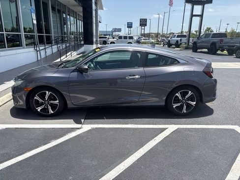 Used 2016 Honda Civic Touring image 10
