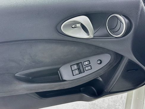 Used 2019 Nissan 370Z Touring RWD image 19
