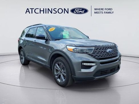 Certified 2023 Ford Explorer XLT w/ Equipment Group 202A AWD/4WD image 3