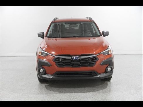 Used 2024 Subaru Crosstrek 2.0i Premium AWD/4WD image 2