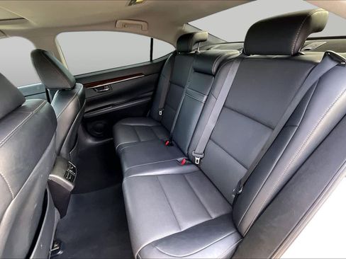 Used 2016 Lexus ES 350 w/ Premium Package w/Wood Trim FWD image 20