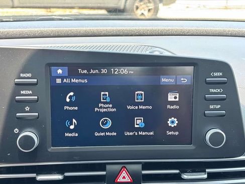 Used 2025 Hyundai Elantra SE FWD image 26