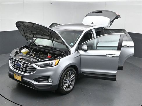 Certified 2022 Ford Edge Titanium w/ Class II Trailer Tow Package image 55