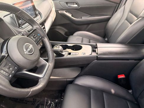 Certified 2023 Nissan Rogue SV w/ SV Premium Package FWD image 19
