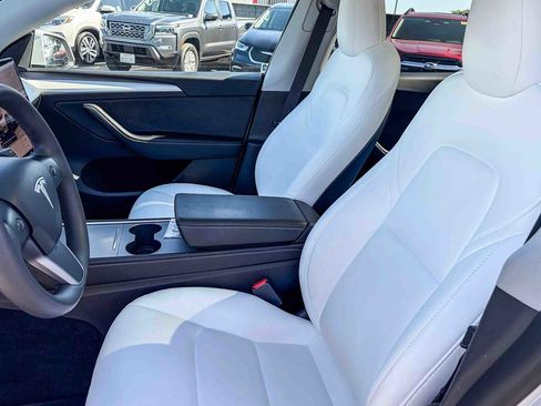 Used 2023 Tesla Model Y Long Range image 16